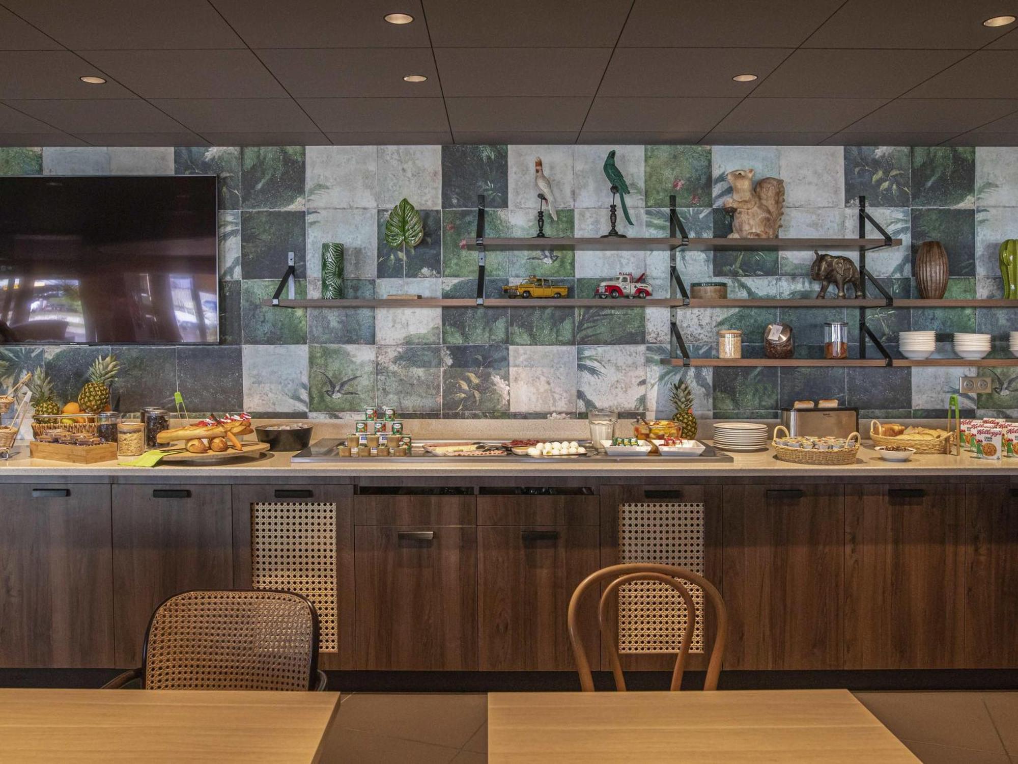 Ibis Styles Aéroport Hotel 3*